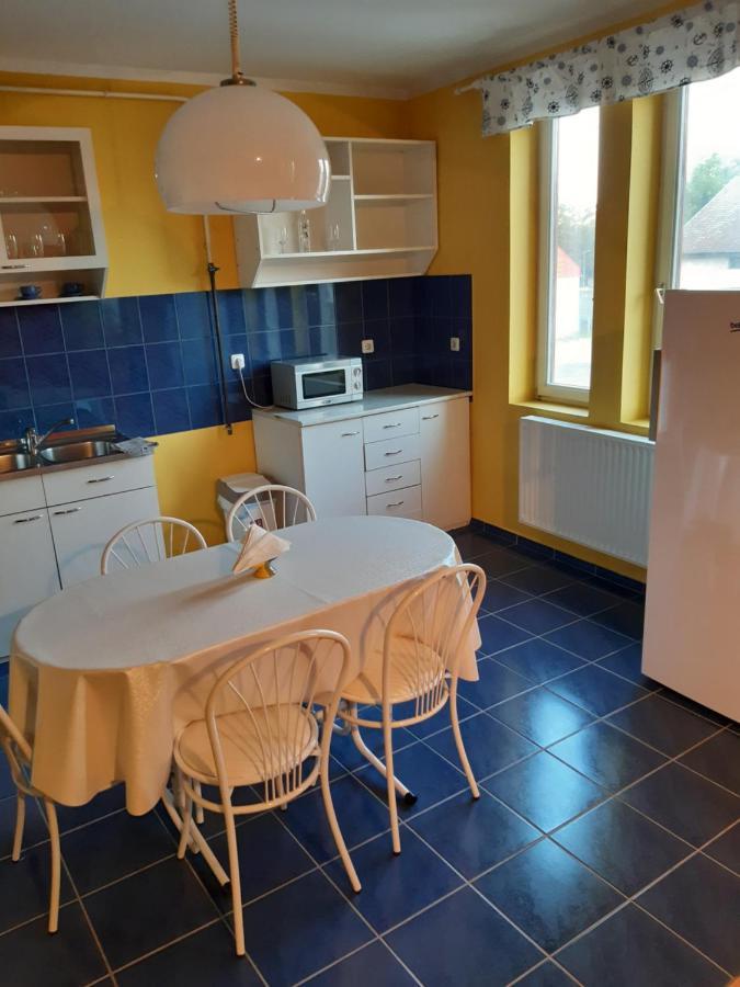 Gabor Pal 1 Apartman 1 Szoba Dunafoldvar Exterior photo