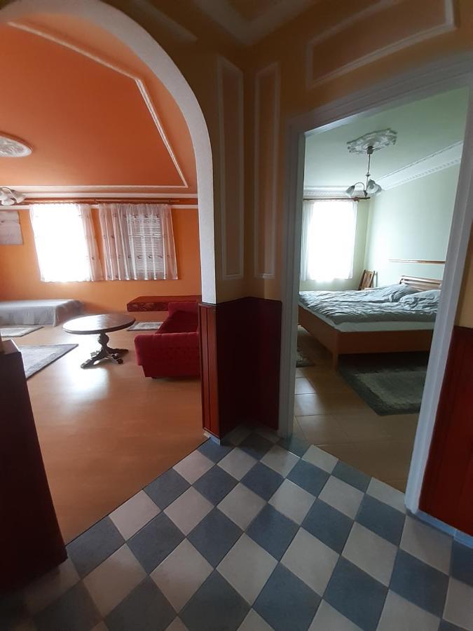 Gabor Pal 1 Apartman 1 Szoba Dunafoldvar Exterior photo